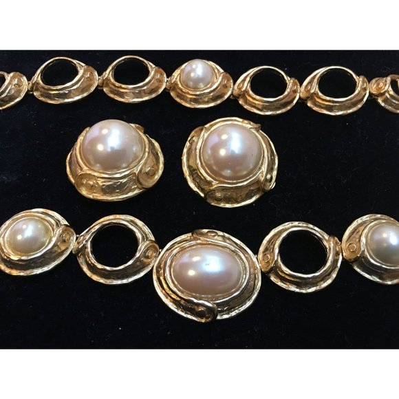 Pearl Vintage Jewelry Parure Set Necklace Bracelet and Earrings Golden Brush Pea - Picture 5 of 5